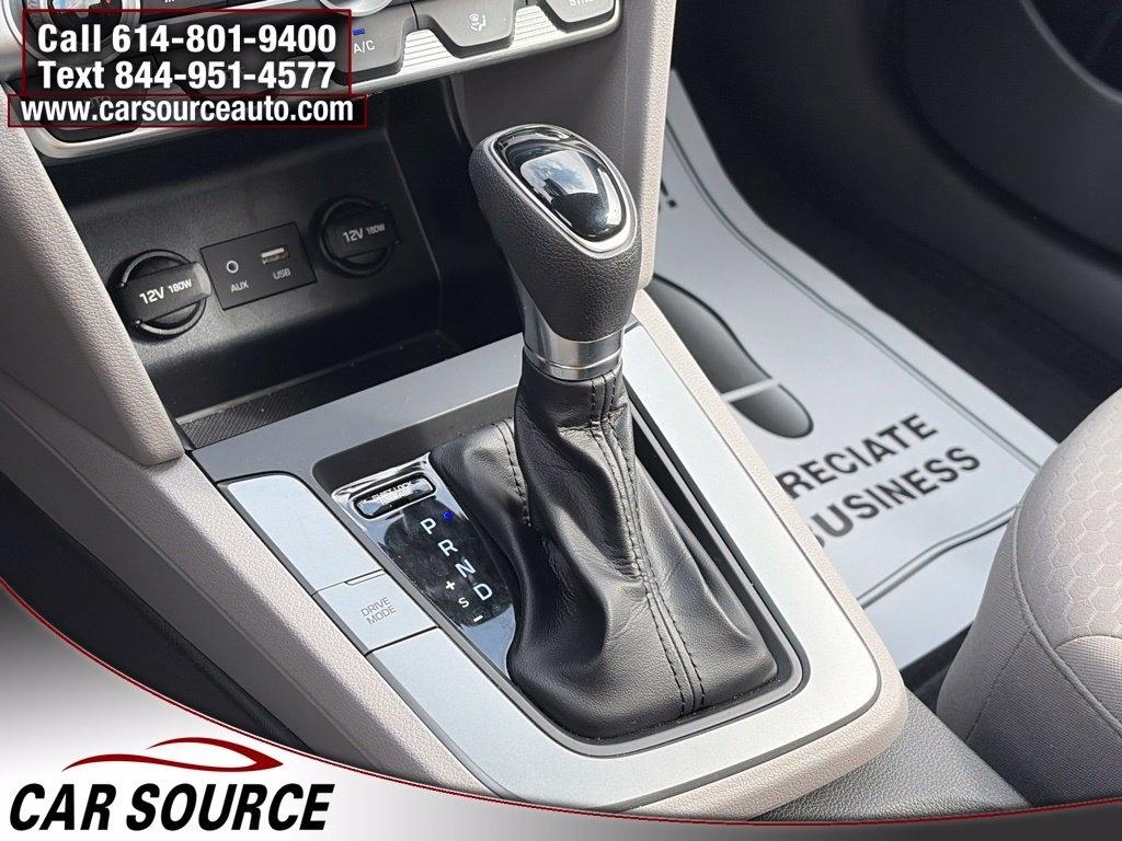 Hyundai Elantra  2020