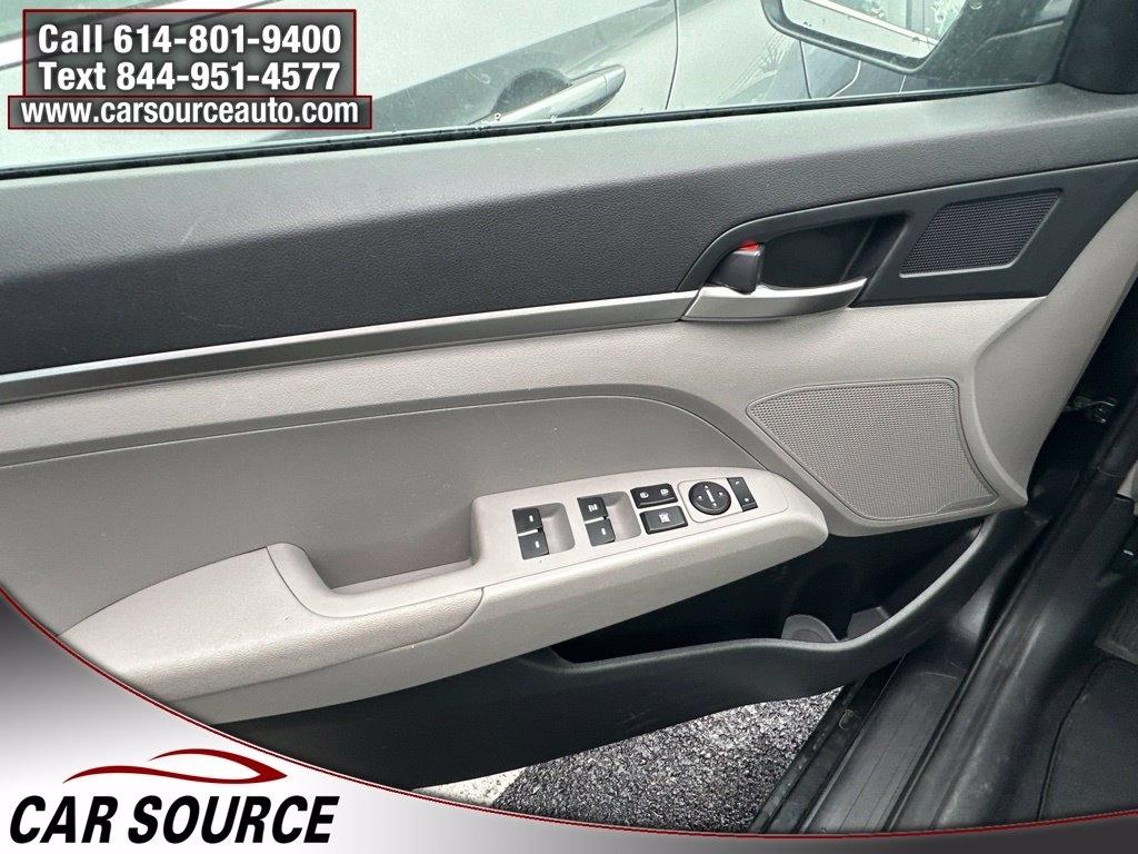 Hyundai Elantra  2020