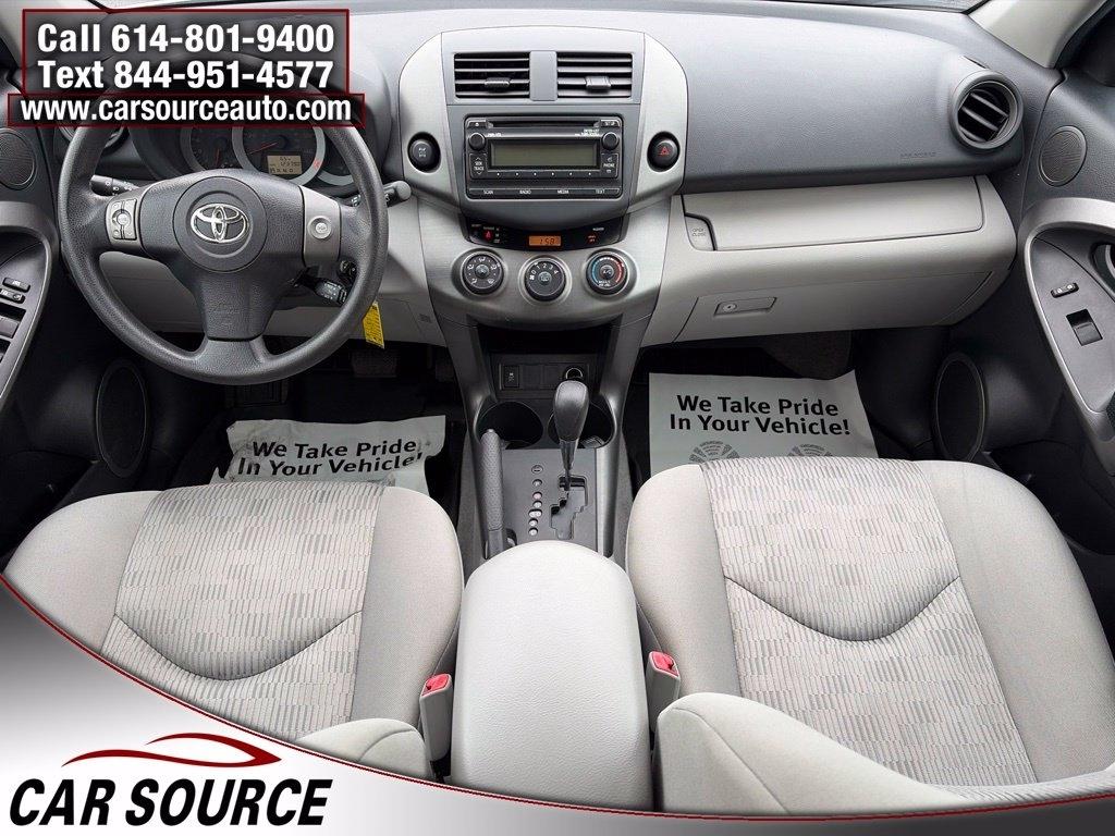 Toyota RAV4  2012