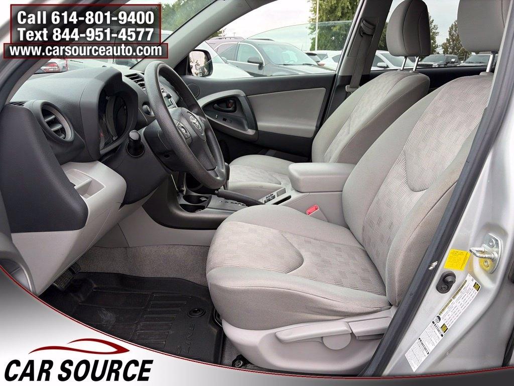 Toyota RAV4  2012