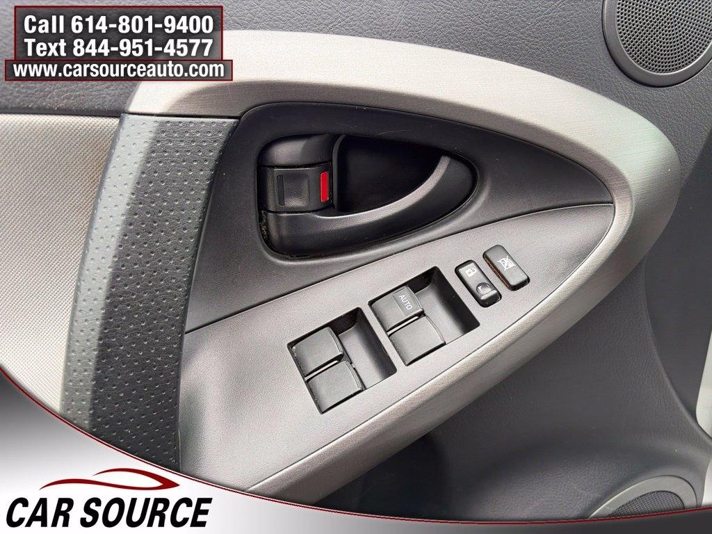 Toyota RAV4  2012