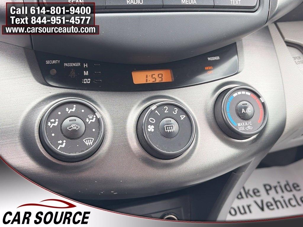 Toyota RAV4  2012