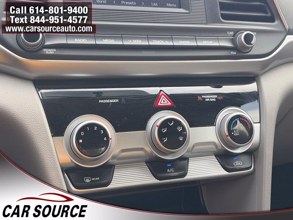 Hyundai Elantra  2019