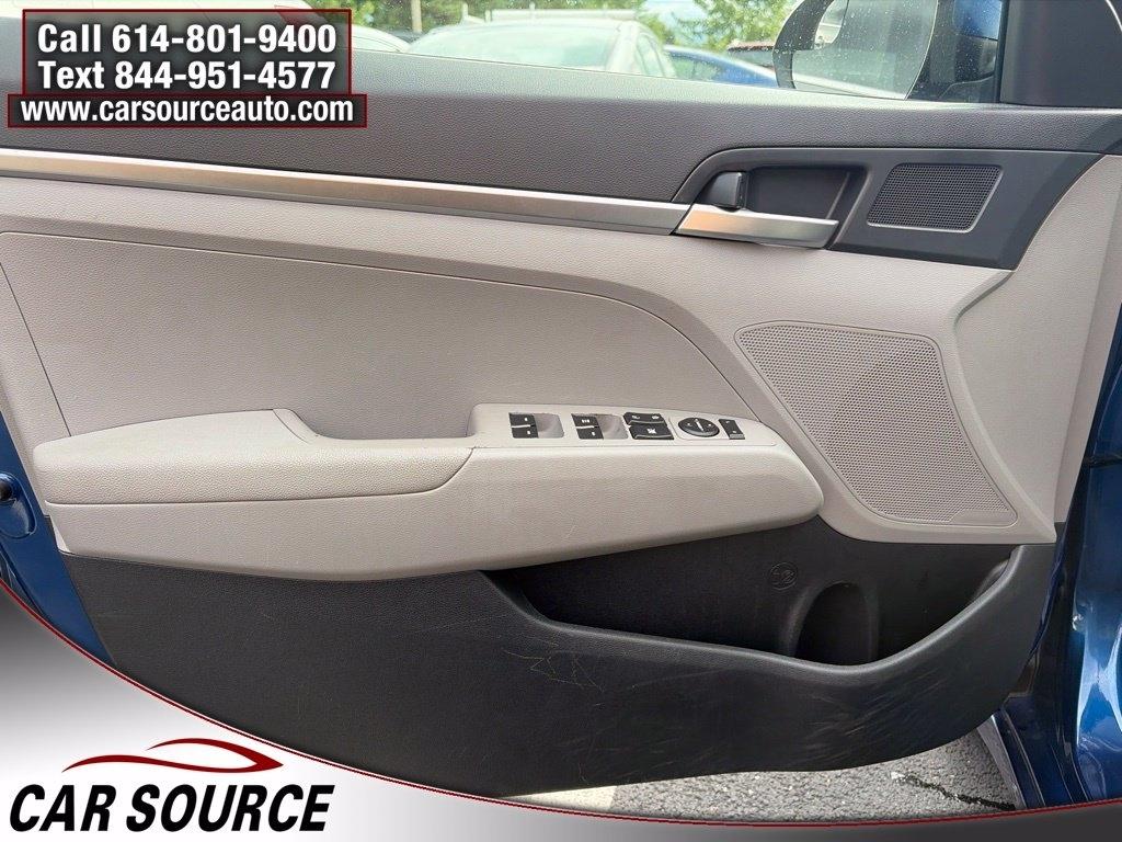 Hyundai Elantra  2020