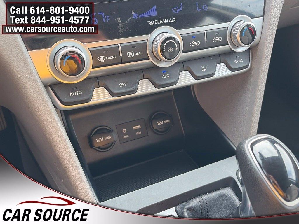 Hyundai Elantra  2020