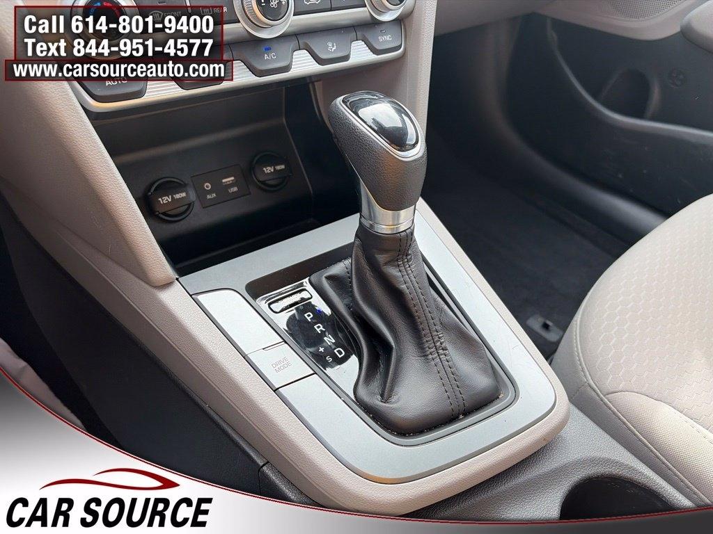 Hyundai Elantra  2020
