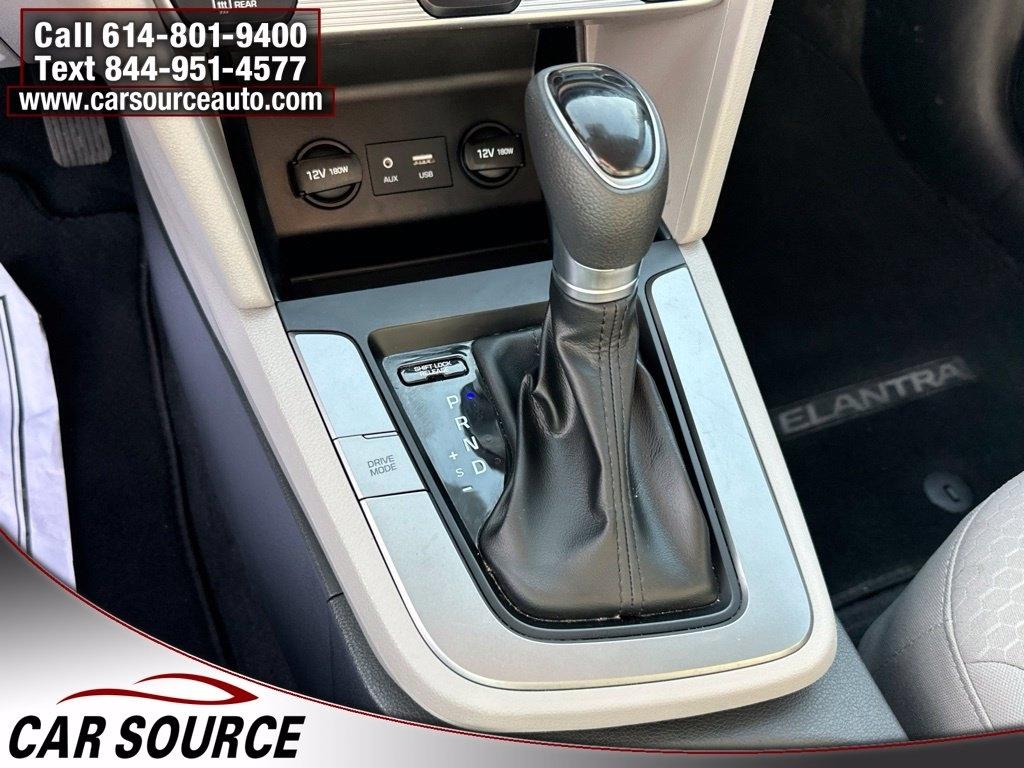 Hyundai Elantra  2019