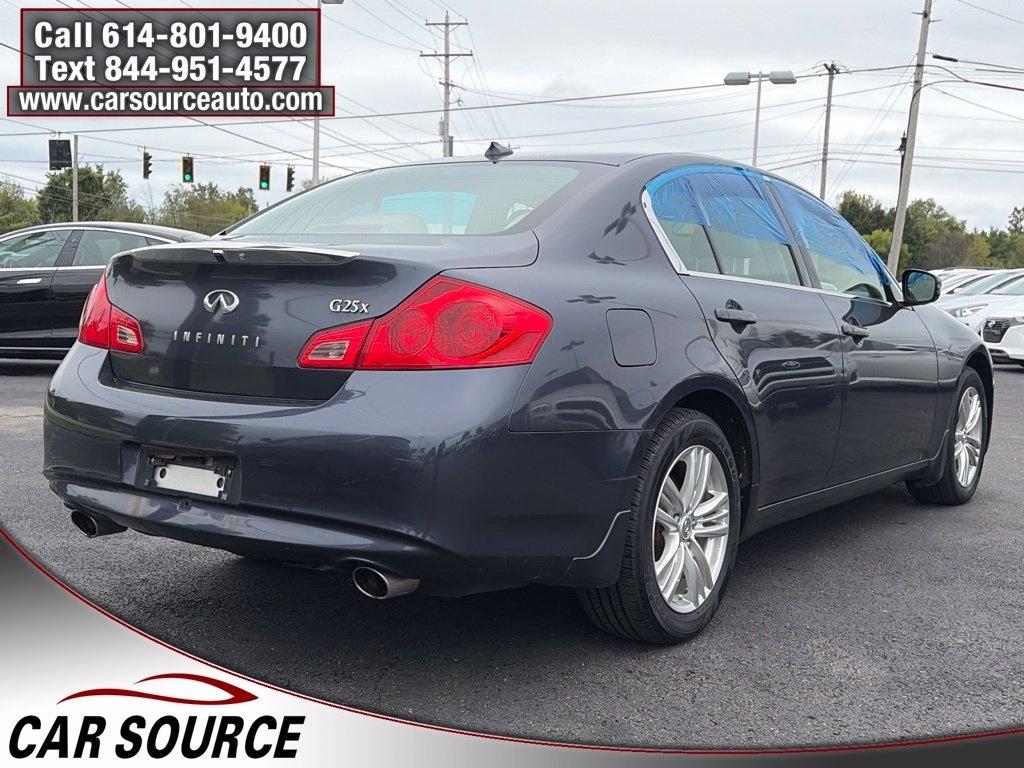Infiniti G25 Sedan  2011