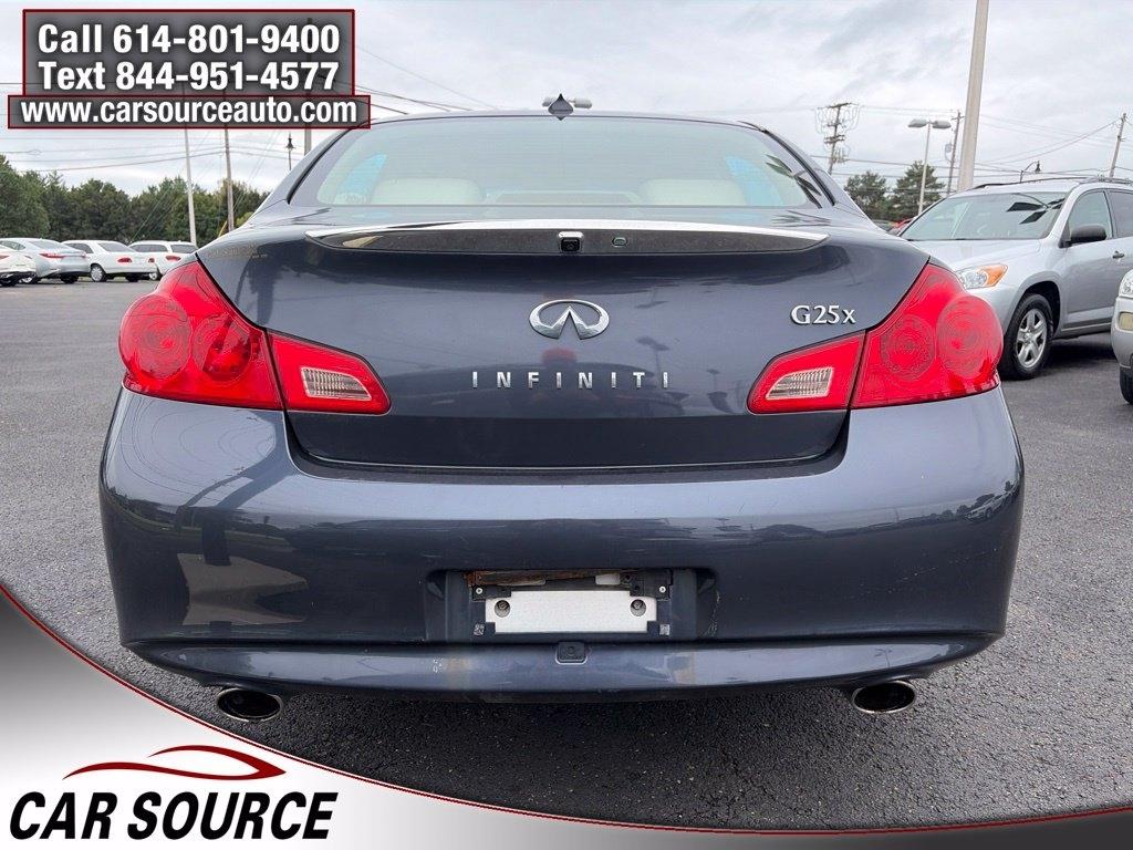 Infiniti G25 Sedan  2011
