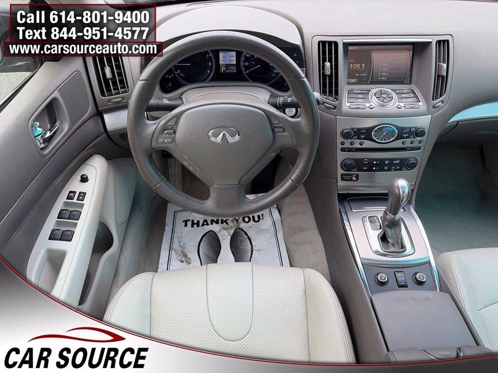Infiniti G25 Sedan  2011