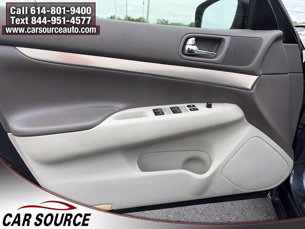Infiniti G25 Sedan  2011