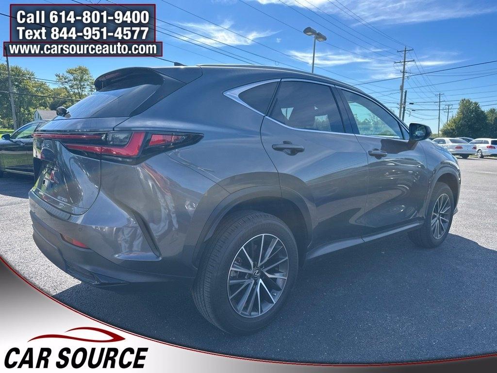 Lexus NX  2022