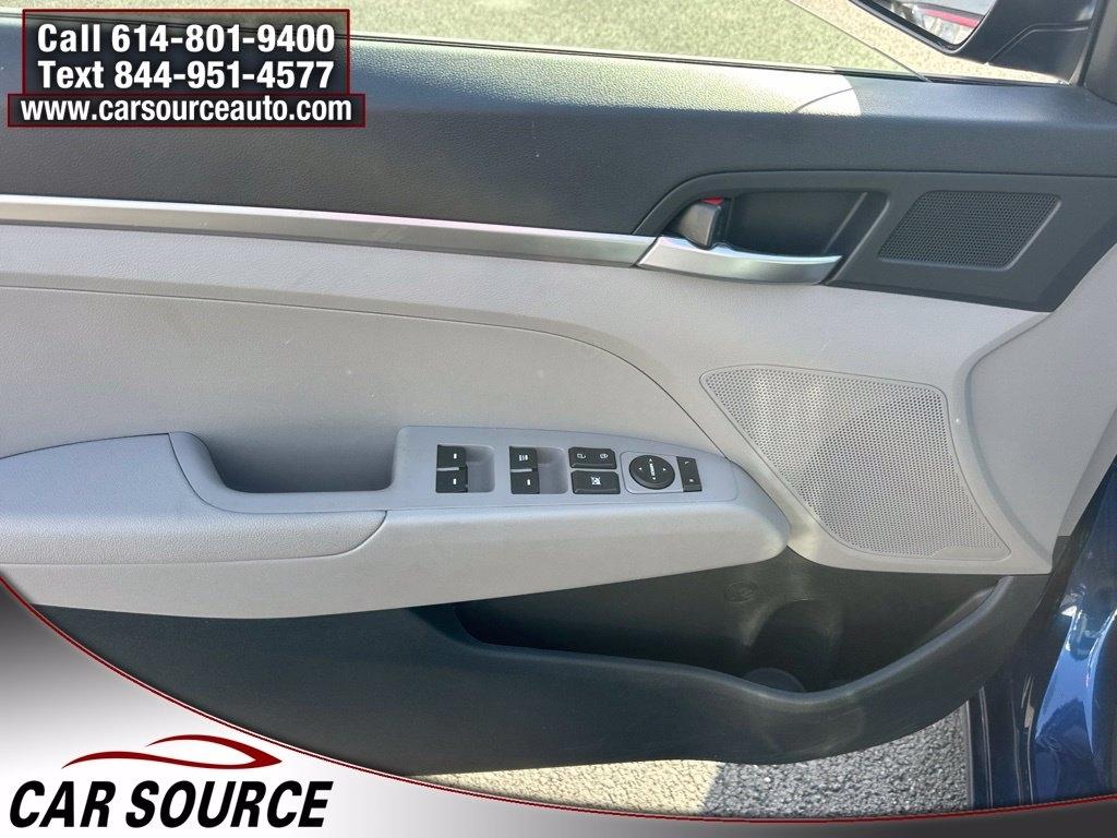 Hyundai Elantra  2020