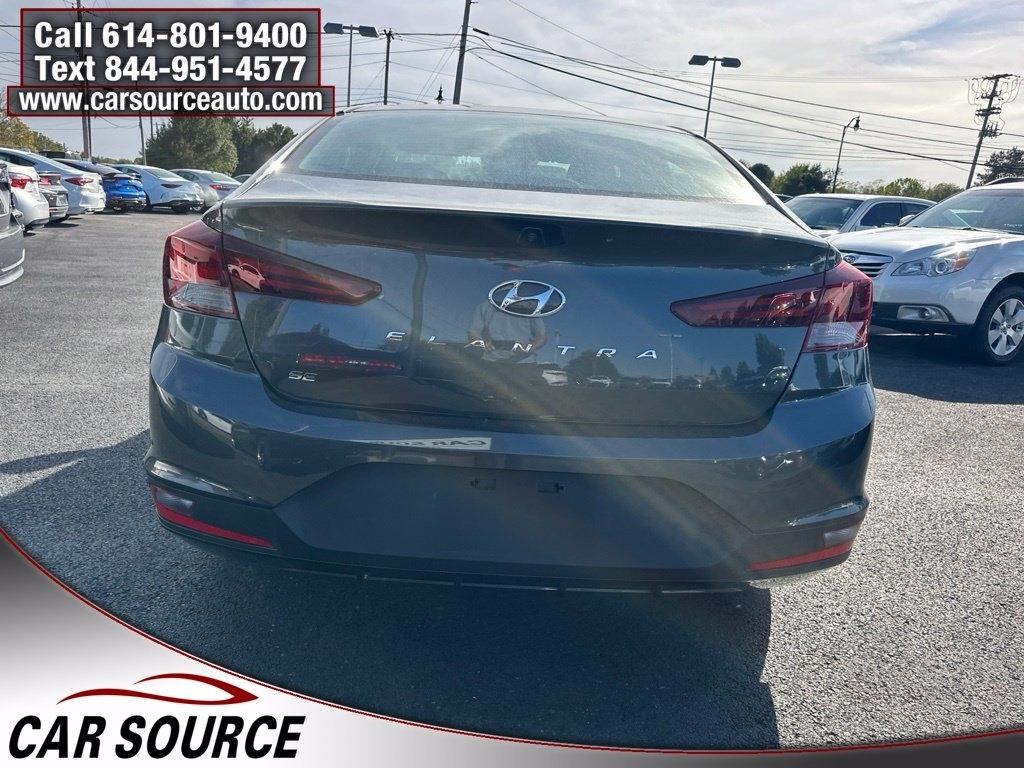 Hyundai Elantra  2020