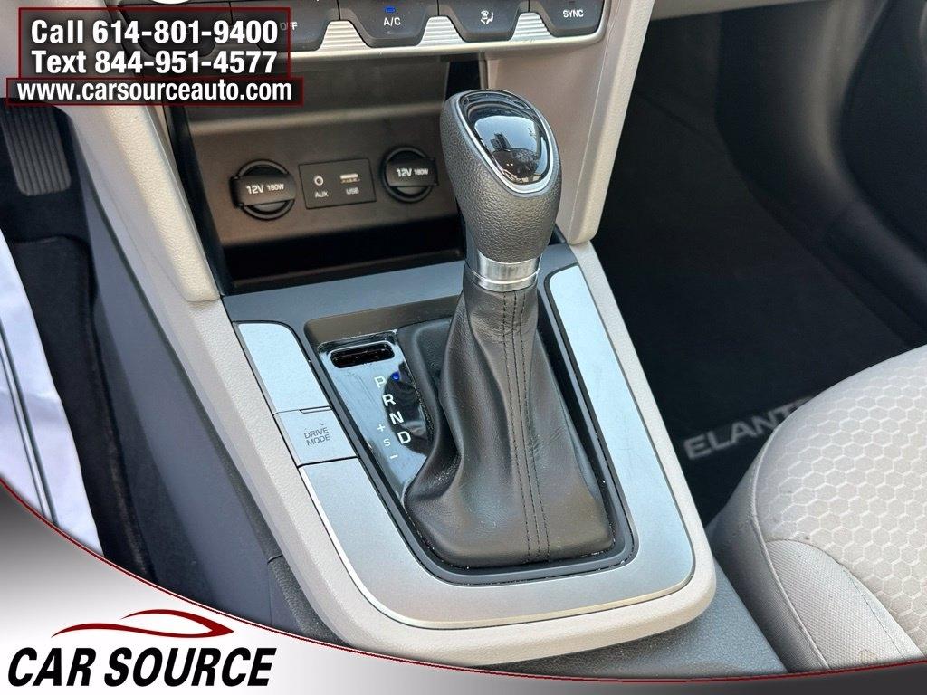 Hyundai Elantra  2020