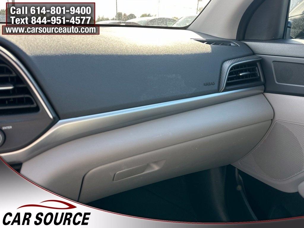 Hyundai Elantra  2020
