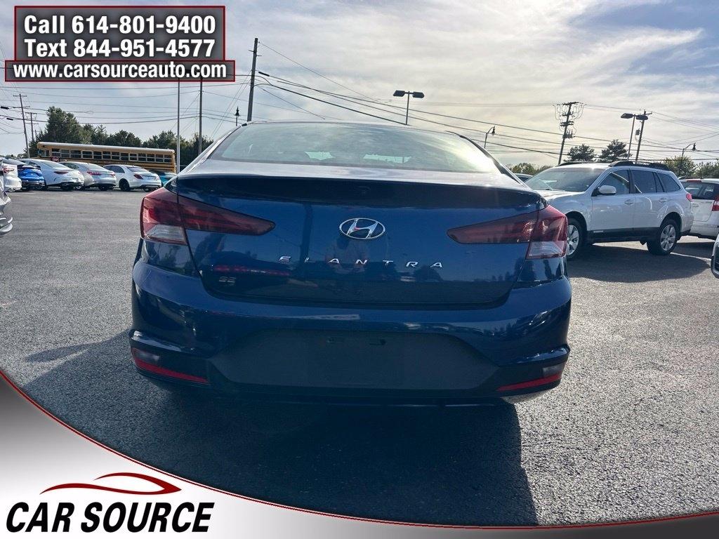 Hyundai Elantra  2020