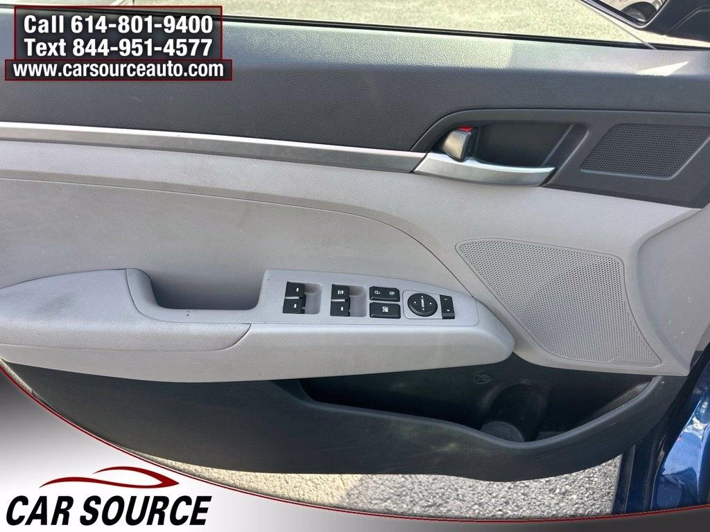 Hyundai Elantra  2020