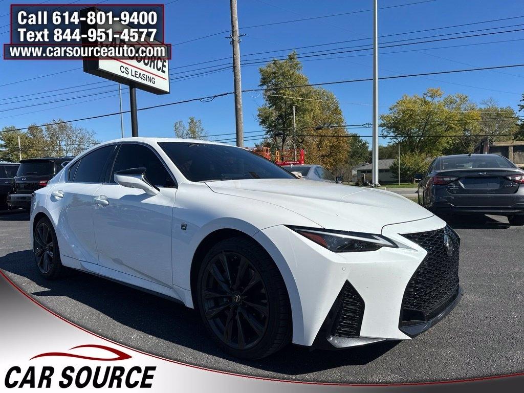 Lexus IS  2021