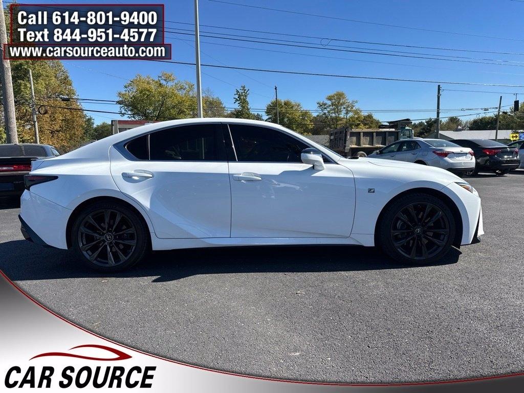 Lexus IS  2021