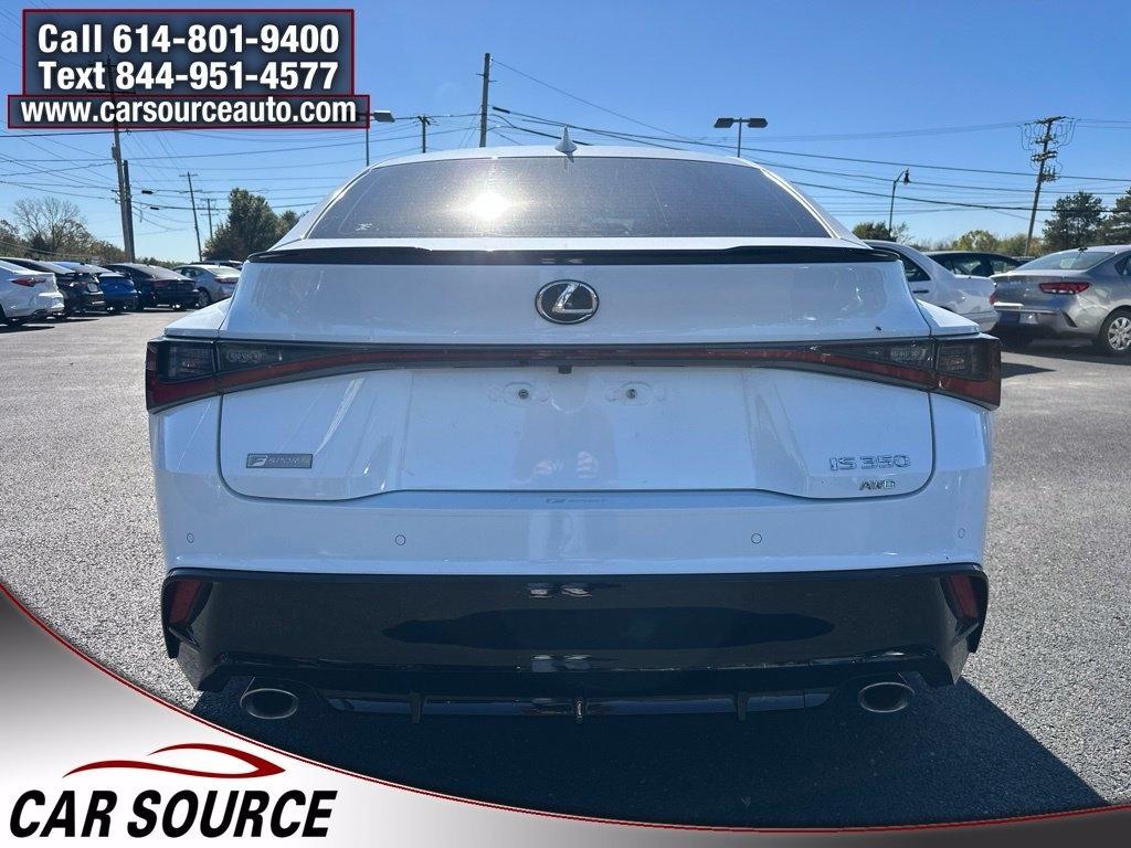 Lexus IS  2021