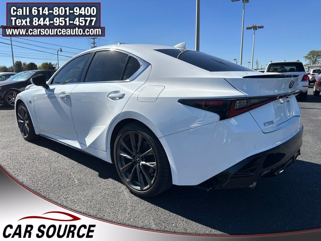 Lexus IS  2021