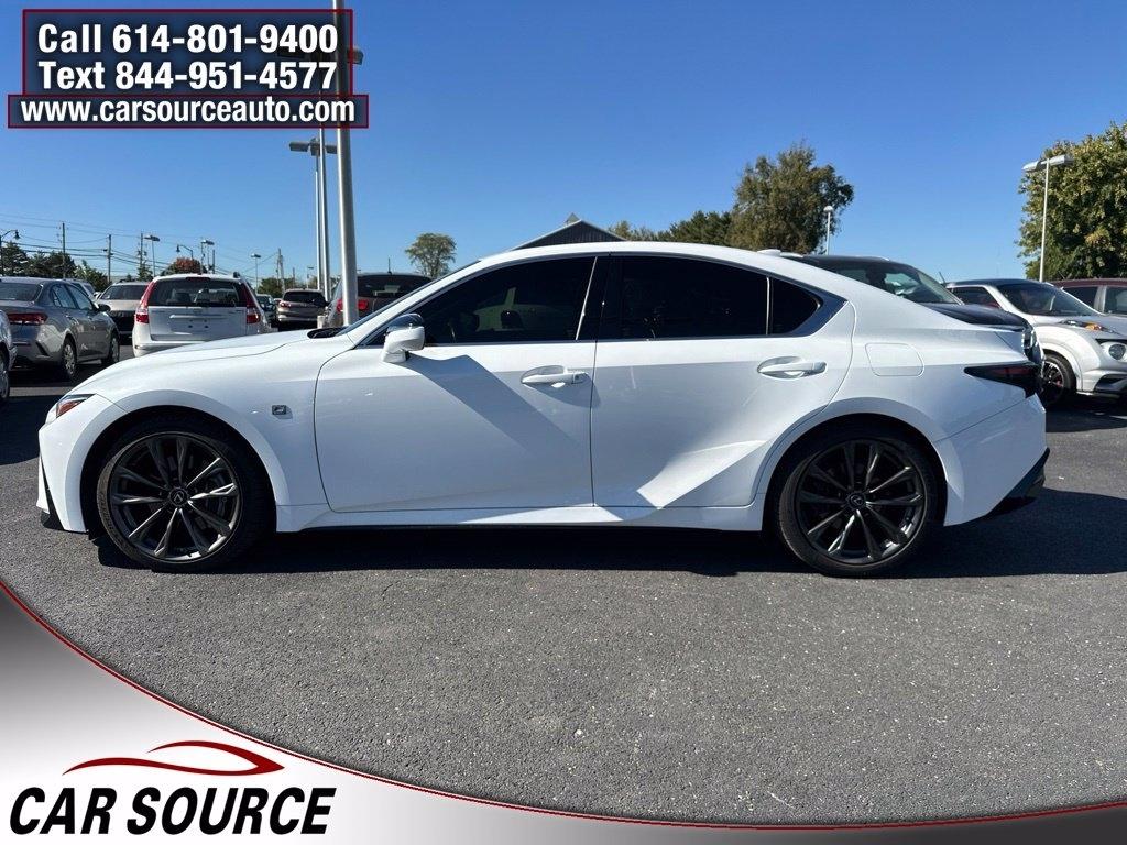 Lexus IS  2021