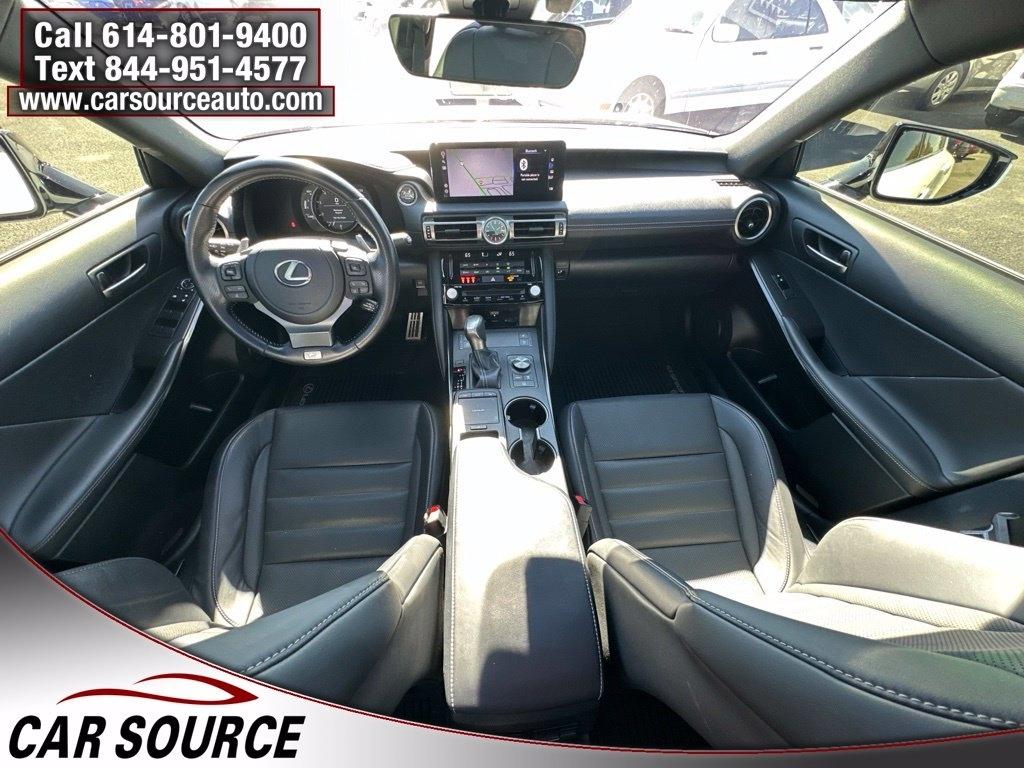 Lexus IS  2021