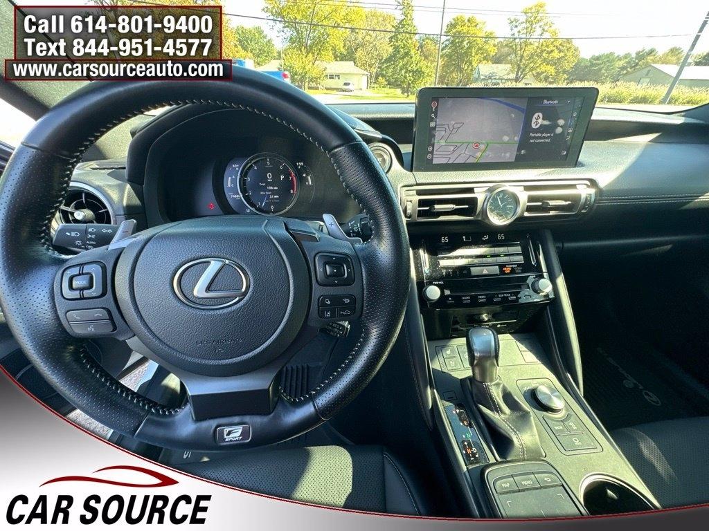 Lexus IS  2021