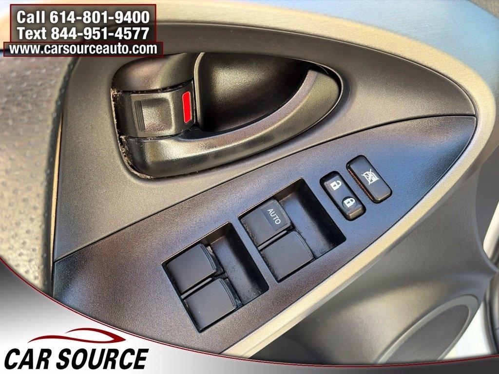 Toyota RAV4  2012