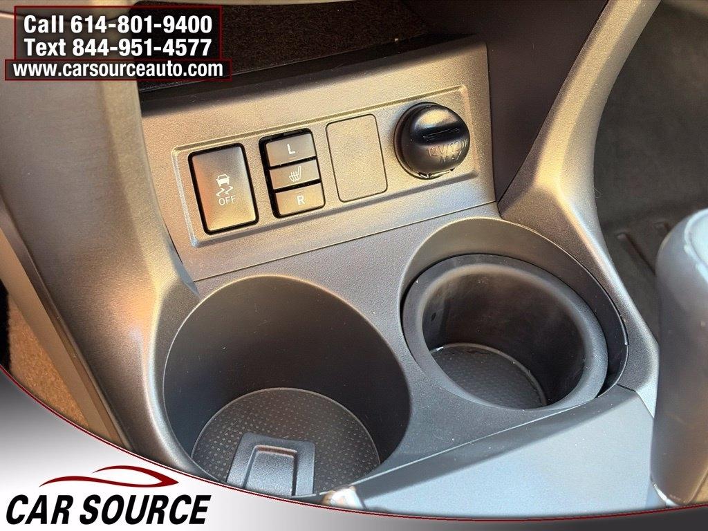 Toyota RAV4  2012