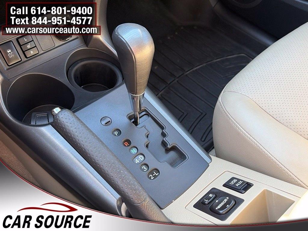 Toyota RAV4  2012