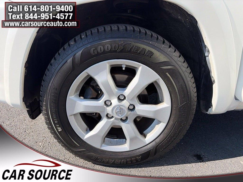 Toyota RAV4  2012