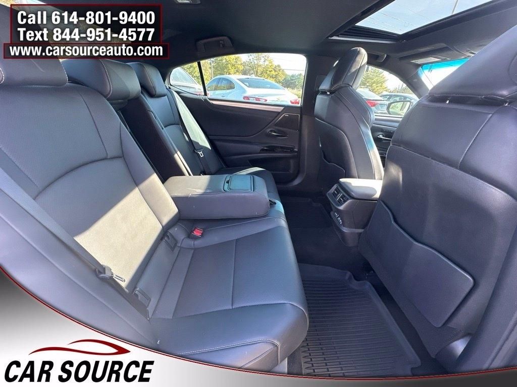 Lexus ES  2024