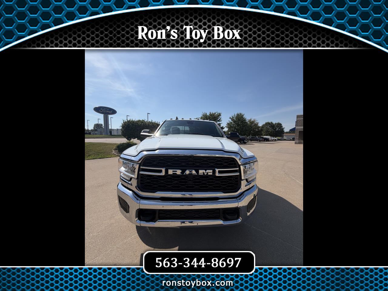 2022 RAM 2500 Tradesman 4x4 Reg Cab 8' Box
