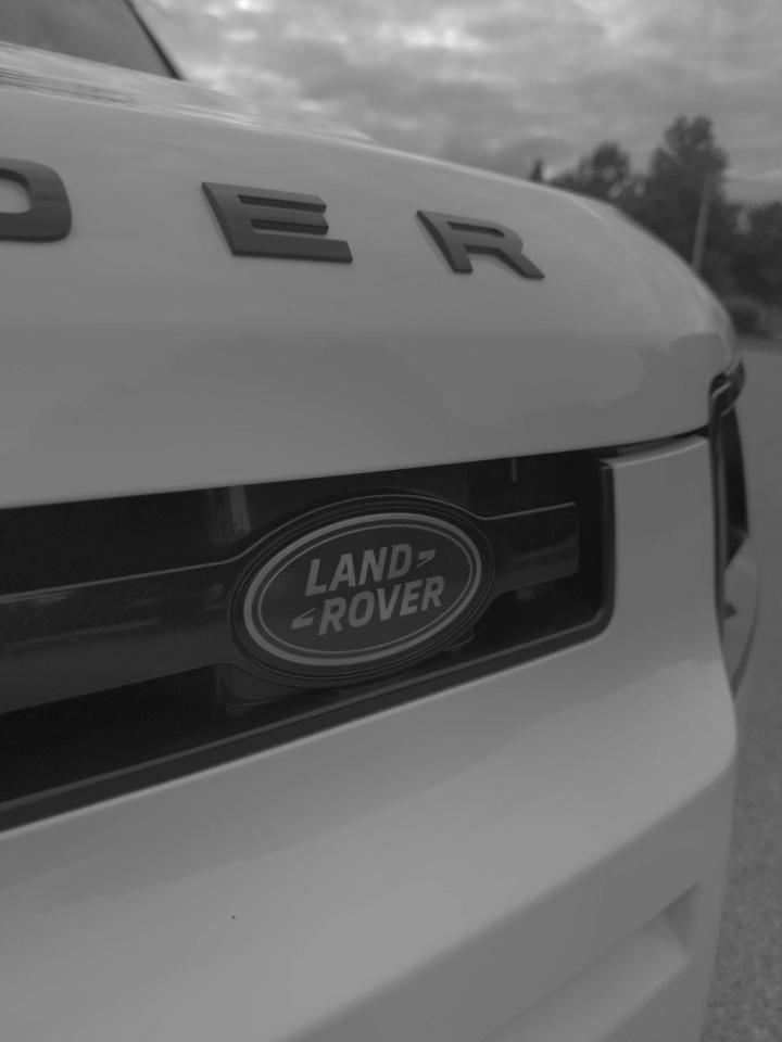 Land Rover Defender photo 17