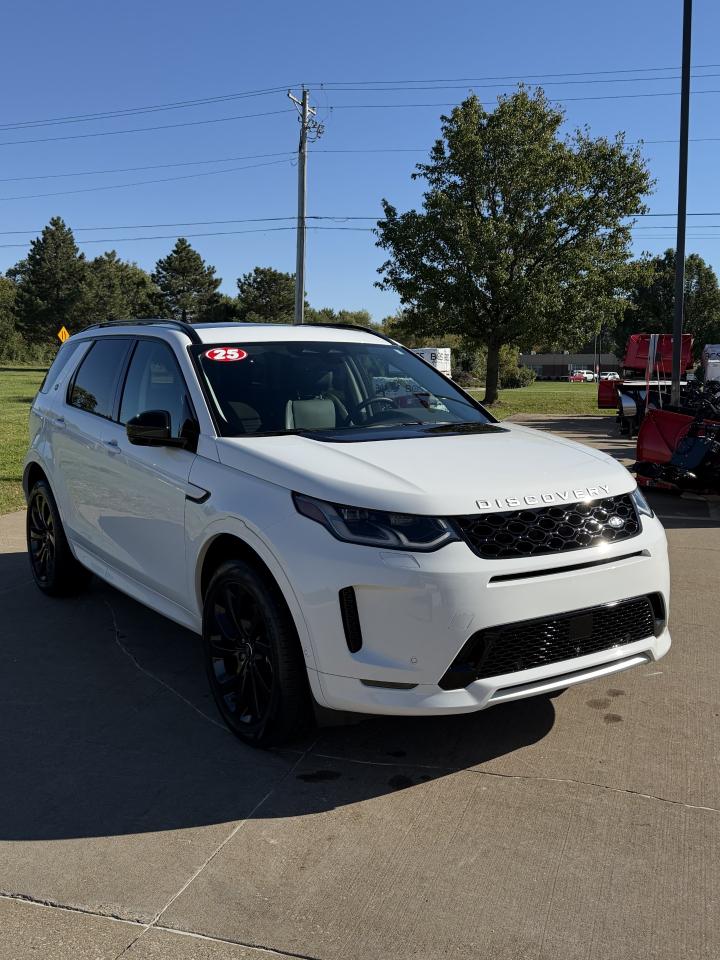 Land Rover Discovery Sport photo 2