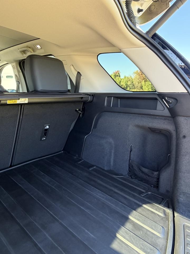 Land Rover Discovery Sport photo 8