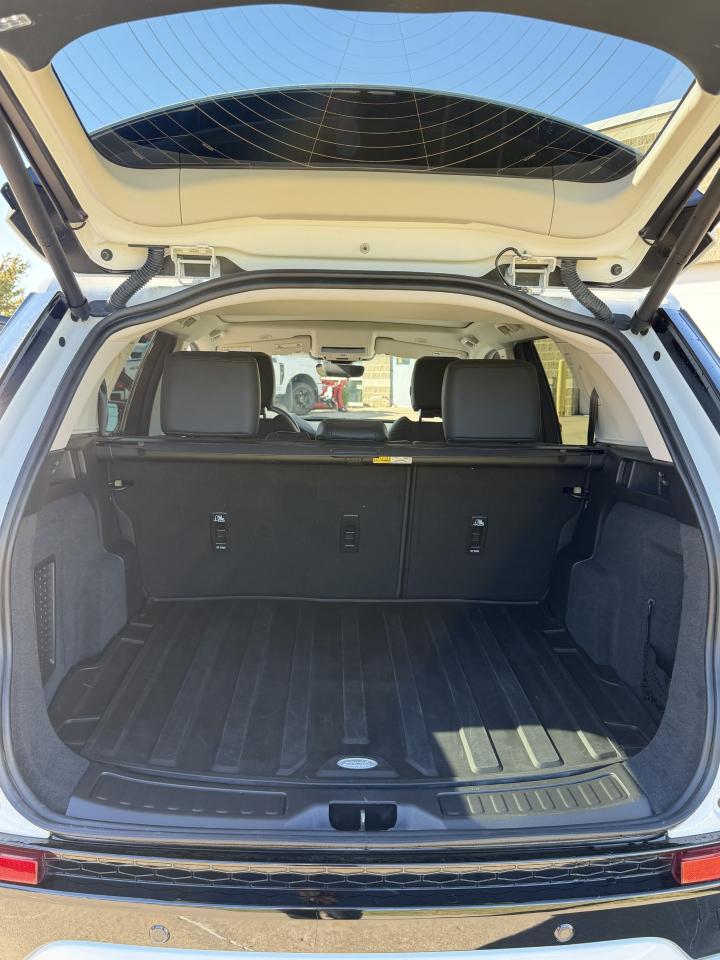 Land Rover Discovery Sport photo 9