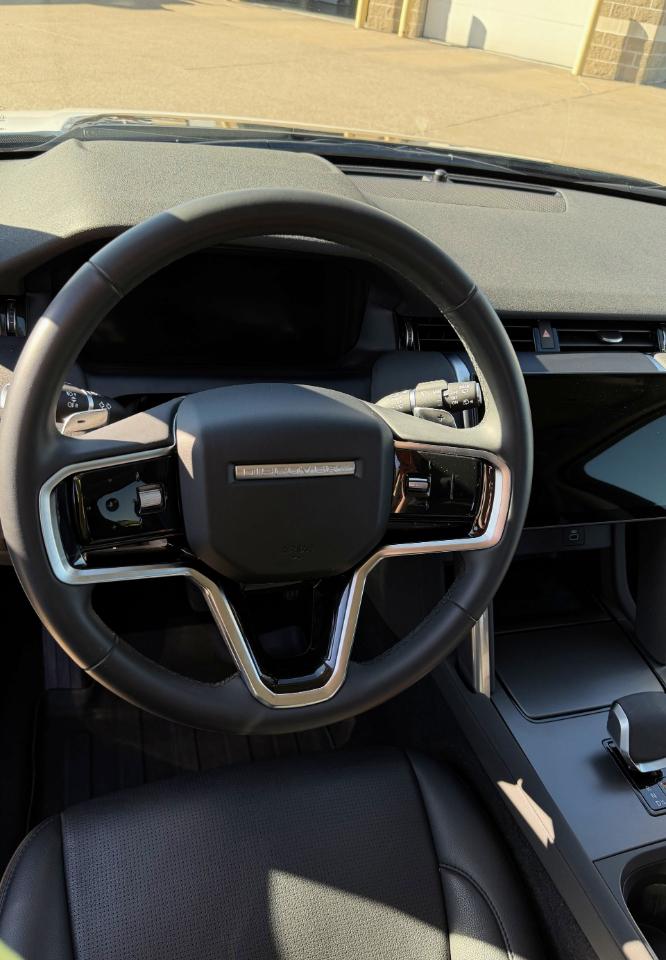 Land Rover Discovery Sport photo 14