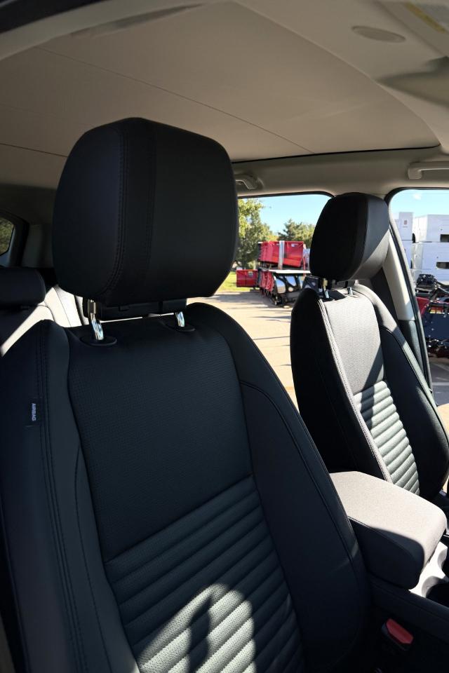 Land Rover Discovery Sport photo 15