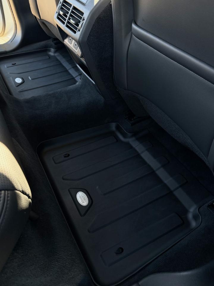 Land Rover Discovery Sport photo 17