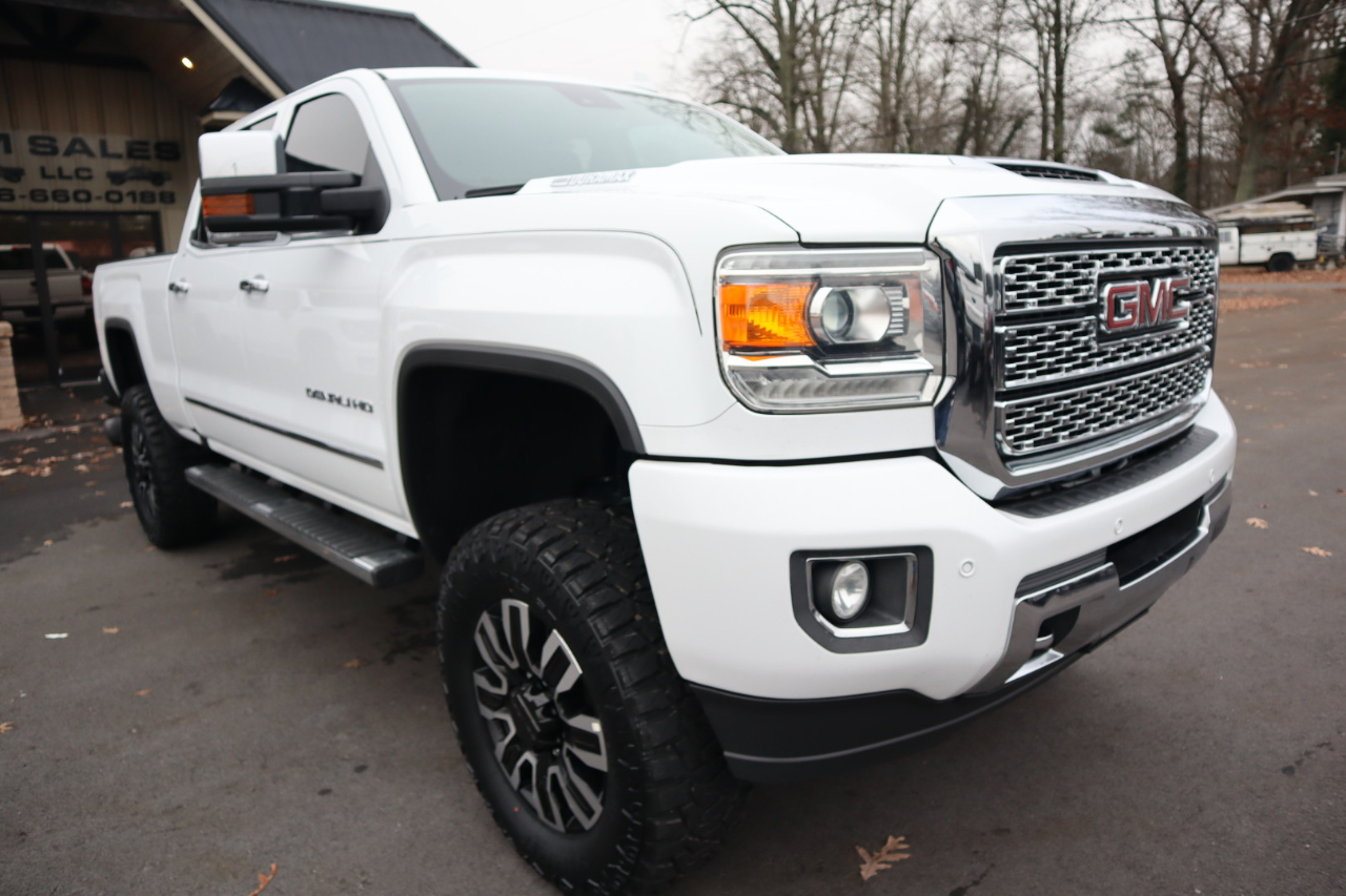 2019 Gmc Sierra HD Denali photo 3