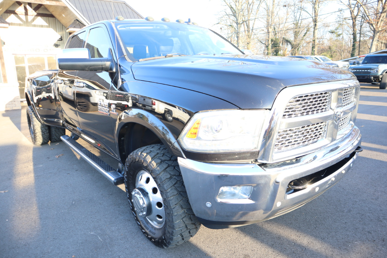 RAM 3500 Laramie 4x4 Crew Cab 8' Box 2017
