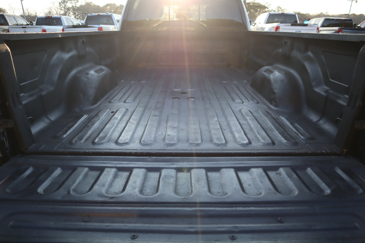 RAM 3500 Laramie 4x4 Crew Cab 8' Box 2017