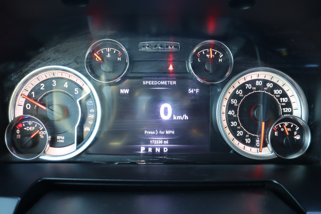 RAM 3500 Laramie 4x4 Crew Cab 8' Box 2017