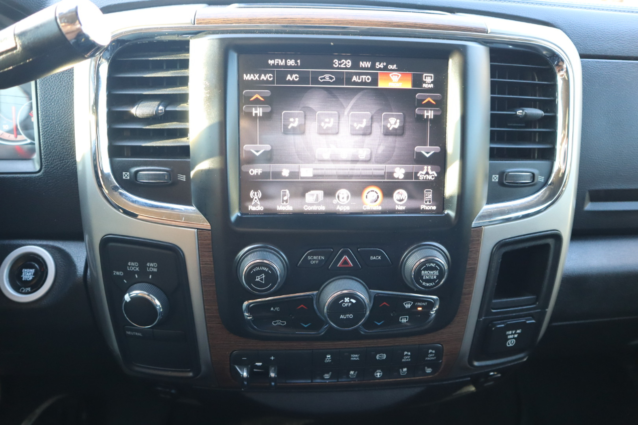 RAM 3500 Laramie 4x4 Crew Cab 8' Box 2017