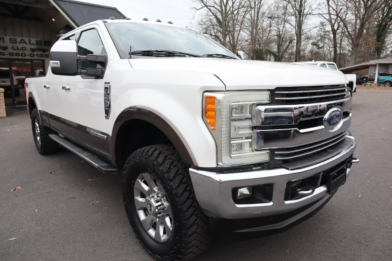 Ford Super Duty F-250 SRW Lariat 4WD Crew Cab 6.75' Box 2017