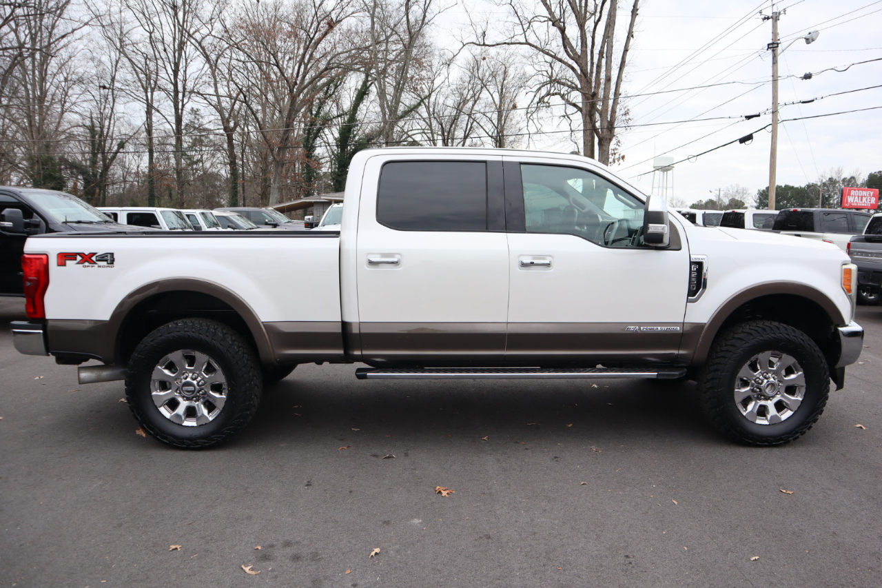 Ford Super Duty F-250 SRW Lariat 4WD Crew Cab 6.75' Box 2017
