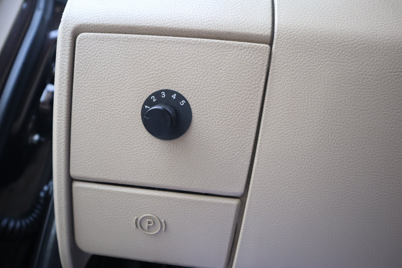 RAM 2500 4WD Mega Cab 160.5" Longhorn 2016